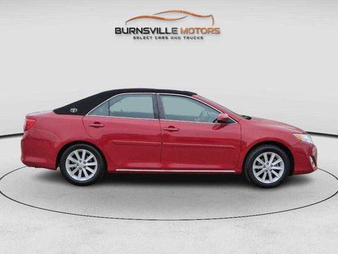 Used 2014 Toyota Camry XLE image 8