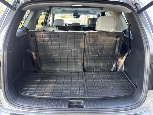 Used 2025 Hyundai Palisade SEL FWD image 13