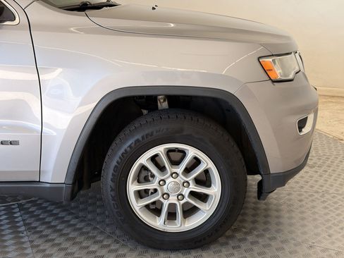 Used 2018 Jeep Grand Cherokee Laredo AWD/4WD image 13