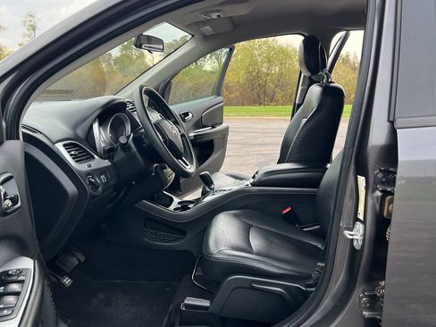 Used 2018 Dodge Journey SE w/ Blacktop Package image 14