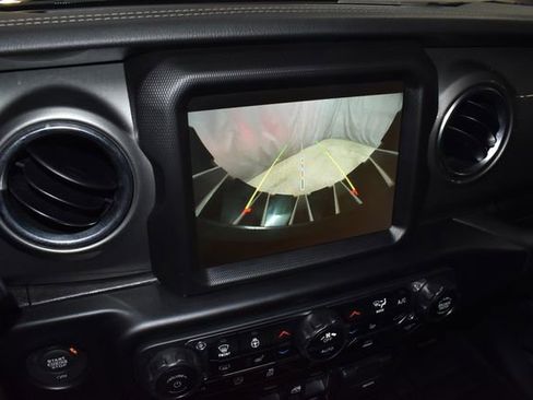 Used 2022 Jeep Wrangler Unlimited Sahara w/ Cold Weather Group image 35