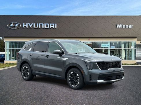 Used 2024 Kia Sorento S FWD image 5