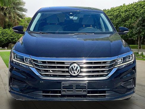 Used 2022 Volkswagen Passat 2.0T SE FWD image 3