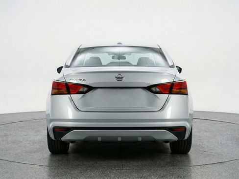 Used 2025 Nissan Altima 2.5 SV image 7