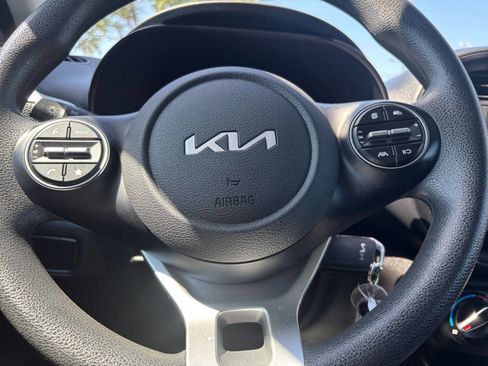 Used 2025 Kia Soul LX w/ LX Technology Package FWD image 28