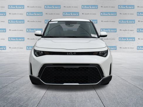 Used 2025 Kia Soul LX FWD image 2