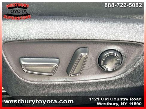 Used 2023 Toyota RAV4 Limited AWD/4WD image 23