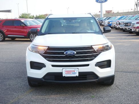 Used 2020 Ford Explorer XLT AWD/4WD image 2