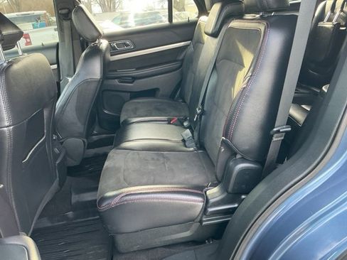 Used 2019 Ford Explorer XLT w/ Equipment Group 202A image 12