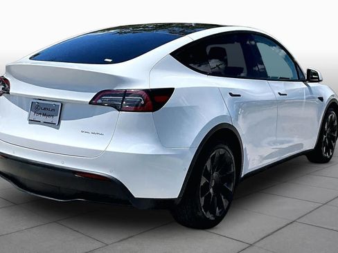 Used 2021 Tesla Model Y Long Range AWD/4WD image 12