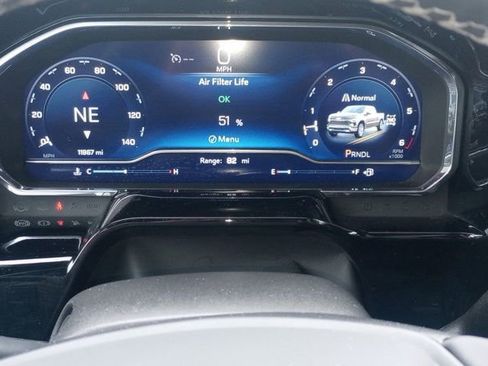 Used 2024 Chevrolet Silverado 1500 LT image 11