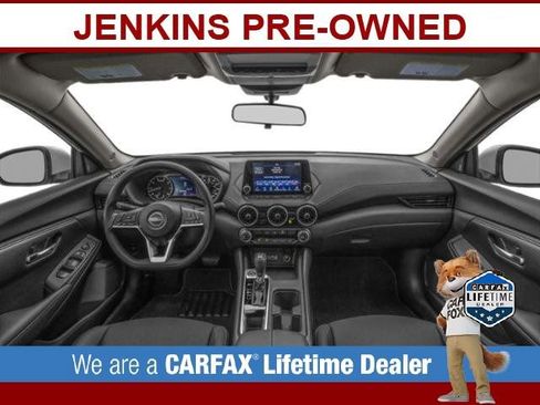Used 2025 Nissan Sentra SV w/ Trunk Package image 11