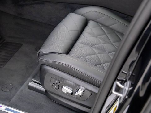 New 2026 BMW X7 xDrive40i w/ Executive Package image 16