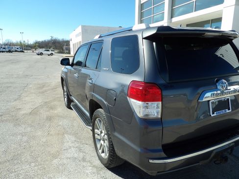 Used 2012 Toyota 4Runner Limited AWD/4WD image 9