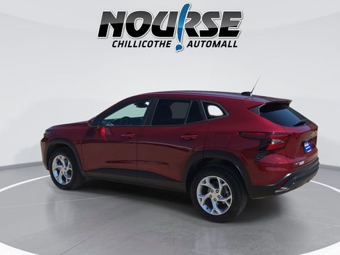 Used 2024 Chevrolet Trax LS w/ LS Convenience Package FWD image 6