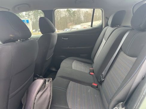 Used 2018 Nissan Leaf SV w/ SV Technology Package image 12