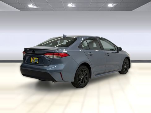 Used 2025 Toyota Corolla LE image 7