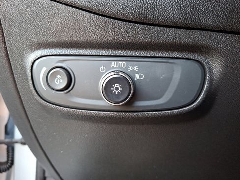 Used 2022 Chevrolet Equinox LT image 24