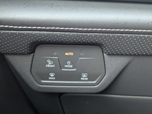 Used 2024 Volkswagen Atlas SE FWD image 22