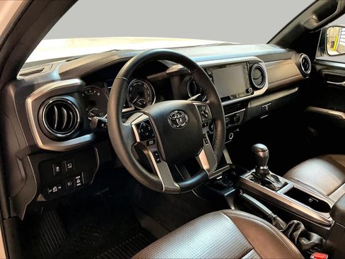 Used 2023 Toyota Tacoma Limited AWD/4WD image 17