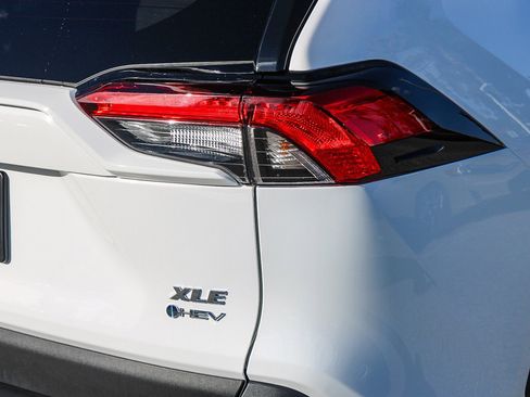 Used 2025 Toyota RAV4 XLE image 10