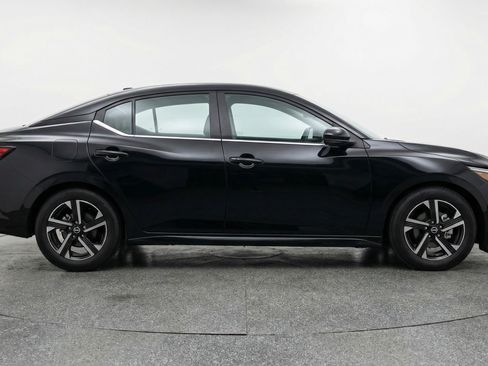 Used 2025 Nissan Sentra SV image 11