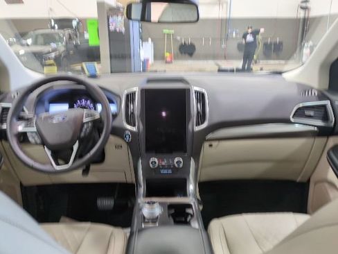 Used 2023 Ford Edge Titanium AWD/4WD image 4