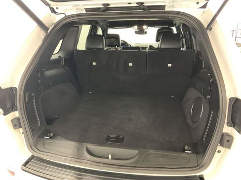 Used 2018 Jeep Grand Cherokee Altitude AWD/4WD image 26