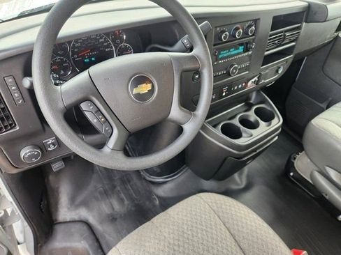 Used 2025 Chevrolet Express 3500 w/ Power Convenience Package image 27