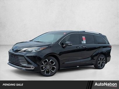 New 2025 Toyota Sienna Platinum