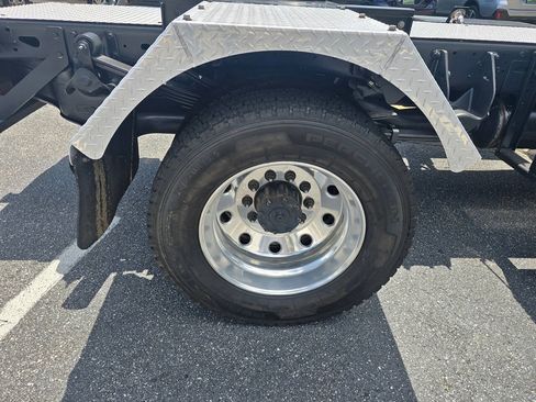 Used 2022 RAM 4500 Tradesman w/ Chrome Appearance Group AWD/4WD image 13