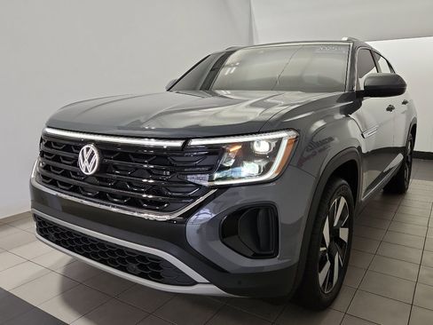 Certified 2025 Volkswagen Atlas Cross Sport SEL image 2