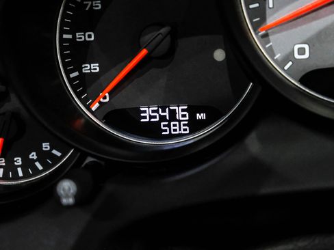 Used 2018 Porsche Cayenne S image 21