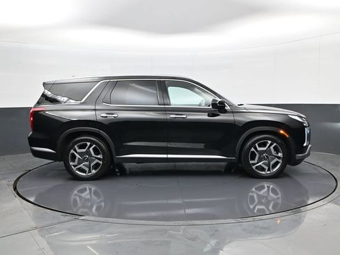 Used 2023 Hyundai Palisade SEL FWD image 4