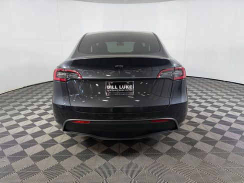 Used 2024 Tesla Model Y 2WD image 7