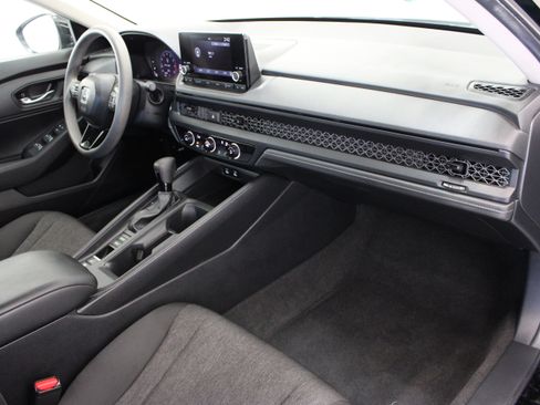 Used 2025 Honda Accord LX image 32