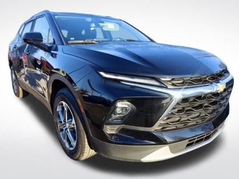 Used 2023 Chevrolet Blazer LT w/ Convenience Package image 2