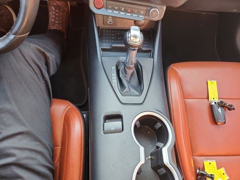 Used 2024 Ford Mustang Premium image 19