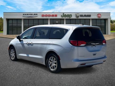 Certified 2024 Chrysler Voyager LX image 31