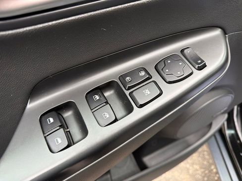 Used 2023 Hyundai Kona Limited image 24