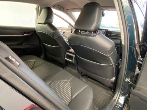 Used 2021 Toyota Camry SE FWD image 11