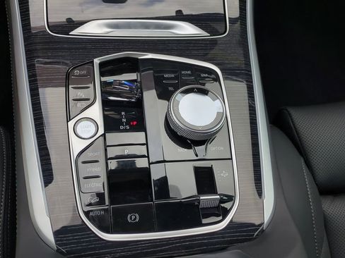 New 2026 BMW X5 xDrive50e image 25