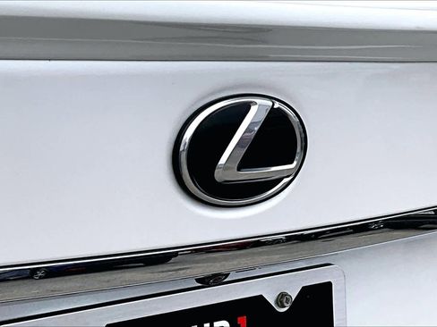 Used 2020 Lexus LS 500 w/ Interior Upgrade Package image 31