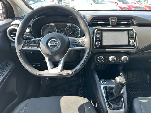 Used 2020 Nissan Versa S image 3
