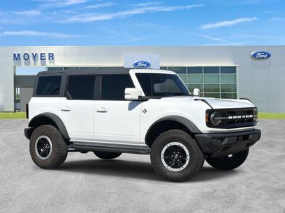 Certified 2023 Ford Bronco Outer Banks w/ Sasquatch Package
