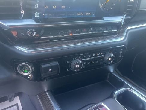 Used 2017 Nissan Pathfinder SV AWD/4WD image 34
