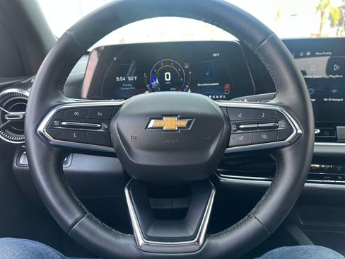 Used 2025 Chevrolet Equinox LT image 27