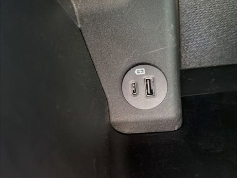 Used 2023 Ford F150 Lightning Platinum AWD/4WD image 59