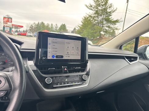 Used 2023 Toyota Corolla LE image 18