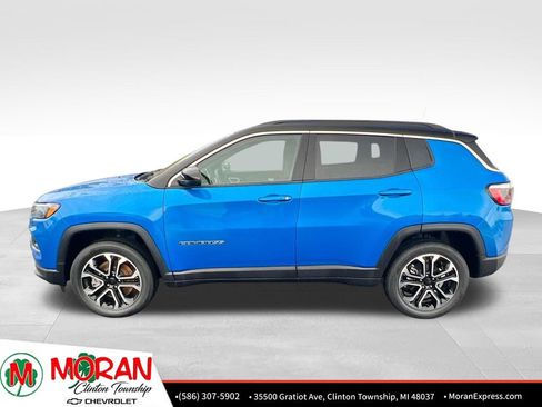 Used 2024 Jeep Compass Limited AWD/4WD image 3
